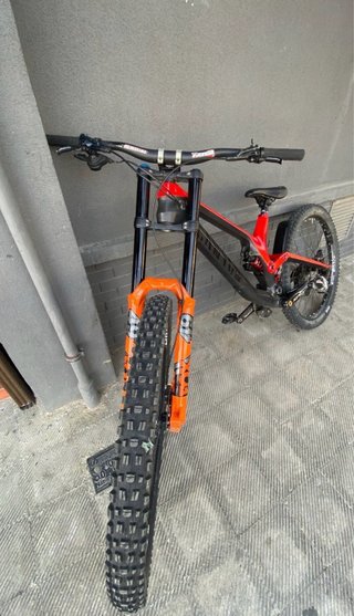Bicicleta Descenso Canyon Sender