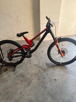 Bicicleta Descenso Canyon Sender