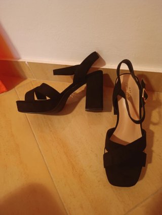 Sandalias tacón negras terciopelo 37 sin uso