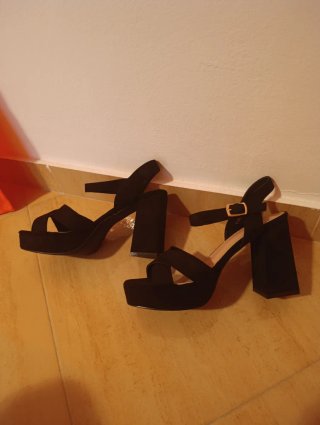 Sandalias tacón negras terciopelo 37 sin uso