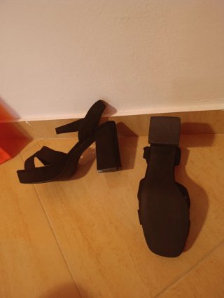 Sandalias tacón negras terciopelo 37 sin uso
