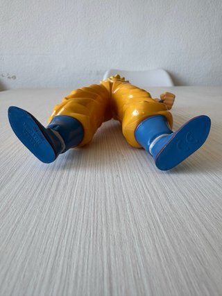 Figura Goku Super Saiyan 25cm Dragon Ball Z Bandai