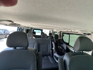 vendo renault trafic passenger