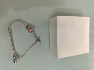 Pulsera Pandora Plata con Charms original