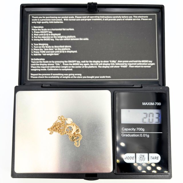 Cadena con Colgante Oro 18K, 2.03gr, 42cm