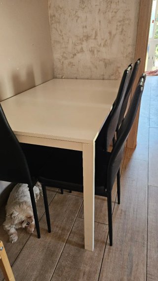 Juego de comedor, mesa + 4 sillas