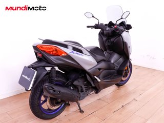 YAMAHA X-MAX 125