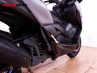YAMAHA X-MAX 125