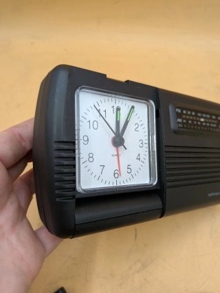 Radio AM/FM y Reloj Despertador