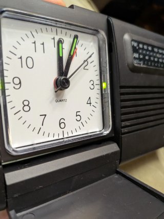 Radio AM/FM y Reloj Despertador