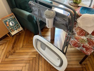 Bañera Bebé Twistshake con Soporte, Jarra