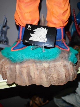 Figura Goku SSJ3 Escala 1/4