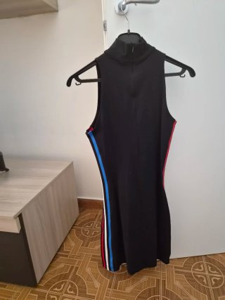 Abito Adidas nero con logo
