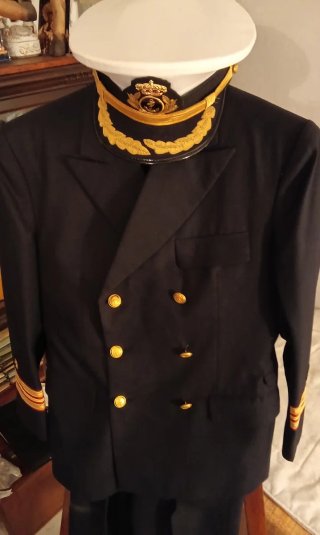 Gorra militar antigua El Siglo y antiguo traje
