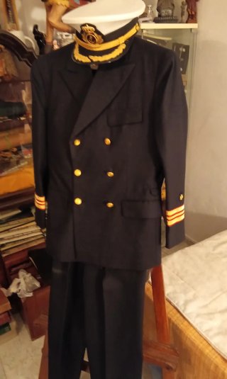 Gorra militar antigua El Siglo y antiguo traje