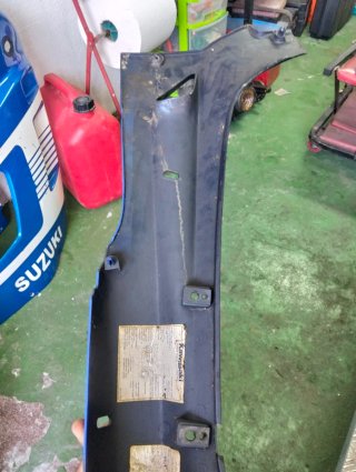 Chapa lateral Kawasaki ZZR 600. Primera generación