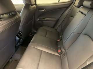 Lexus UX300H F-SPORT 2026 REF 4014