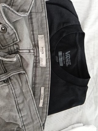 Pack 2 Camisetas Vans y 2 Pantalones Mango