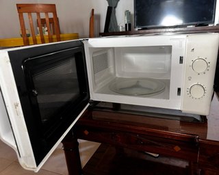 Microondas Taurus Blanco D70H20L-ZT