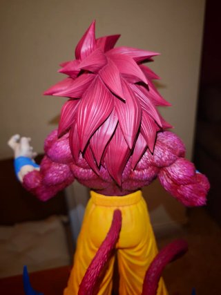 Figura Goku SSJ4 Daima 1/4