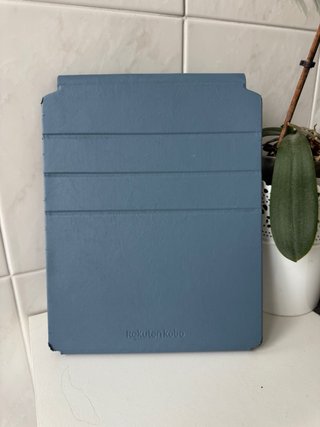 Kobo Elipsa con cover originale