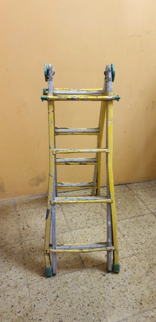 ESCALERA EXTENSIBLE TELESCÓPICA