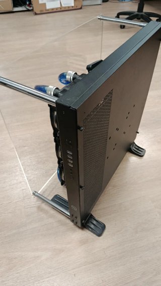 Caja Gamer Thermaltake con Refrigeración líquida