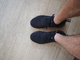 Adidas NMD R1 GX6978 Talla 44.5 Negro/Rojo