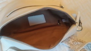 Bolso Riñonera Blanco con Correa Estampada