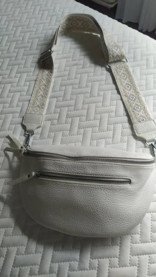 Bolso Riñonera Blanco con Correa Estampada