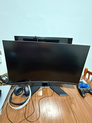 Monitor Curvo GIGABYTE 32 Pollici