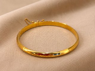 Elegante pulsera tipo caña Oro 18K SEV-TRA1928
