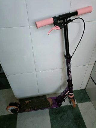 Patinete Oxelo morado con freno de pie y mano