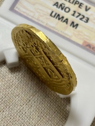 FELIPE V MACUQUINA 8 ESCUDOS 1723 LIMA M