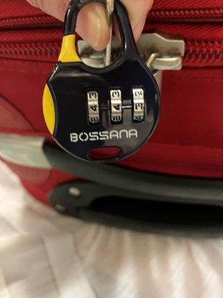 2 NUEVAS . MALETA Y NECESER.30€. Ligeras Calidad.