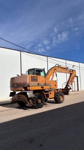 Excavadora Giratoria CASE 685