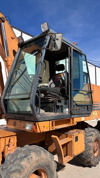 Excavadora Giratoria CASE 685