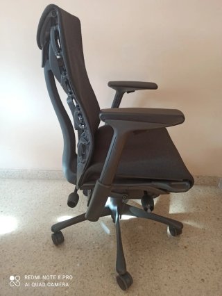Silla de escritorio ergonómica negra