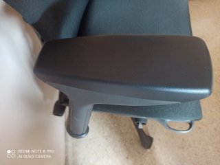 Silla de escritorio ergonómica negra