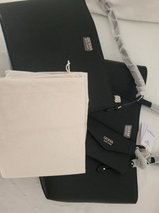 Bolso shopper, neceser y monedero Guess Brenton