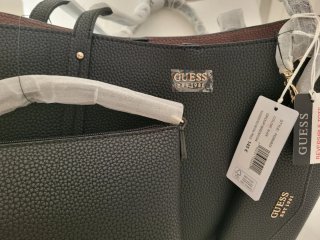 Bolso shopper, neceser y monedero Guess Brenton
