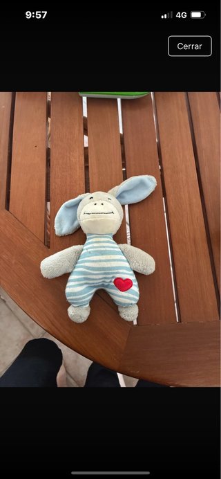 Peluche de burro a rayas con corazón
