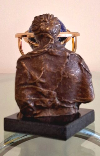 J. L. Fernández escultura la justicia