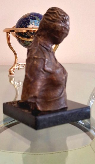 J. L. Fernández escultura la justicia