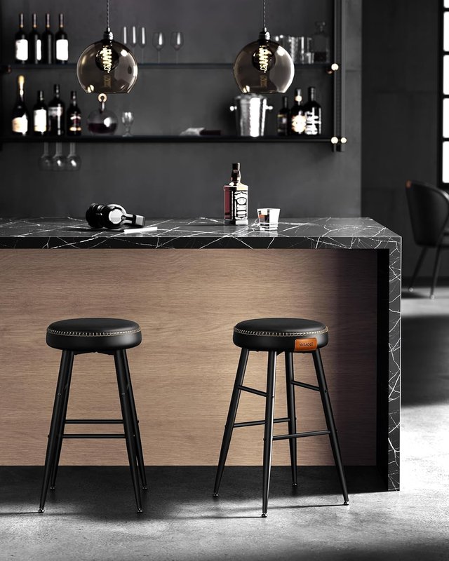 Taburetes de Cocina, Set de 4 Taburetes Altos de Bar, Sillas de Cocina, PU con Costura, Moderno de Mediados de Siglo, Altura 63 cm, Fácil de Montar, Negro Tinta