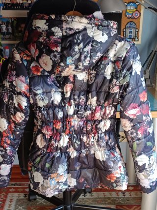 Plumífero NORDISH estampado floral T. L