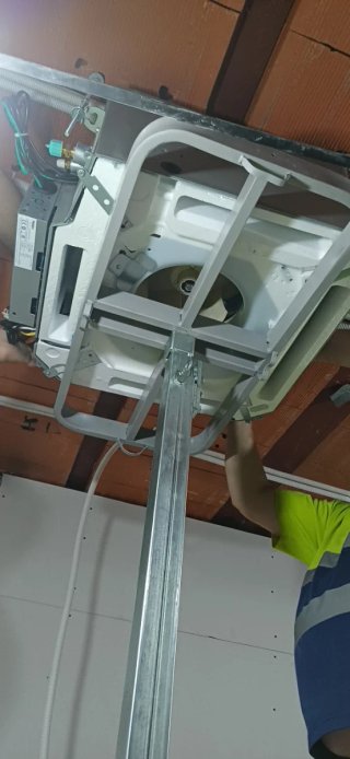 Montaje, mantenimiento y reparación de aires acond