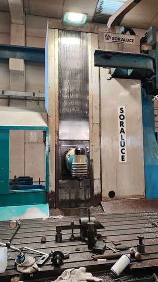 FRESADORA DE COLUMNA MÓVIL SORALUCE SP 8000