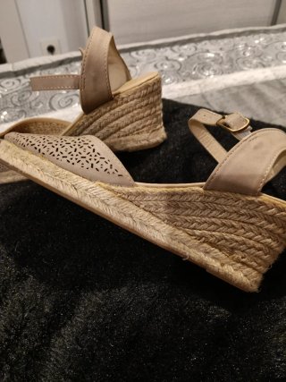 Zapatillas cuña verano beige 38