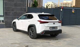 Lexus UX 2024